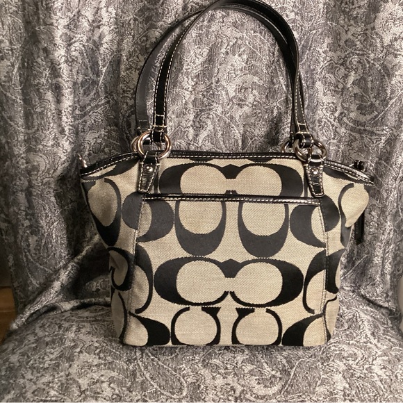 Coach signature monogram canvas bag in gray and black with silver hardware - Picture 2 of 5